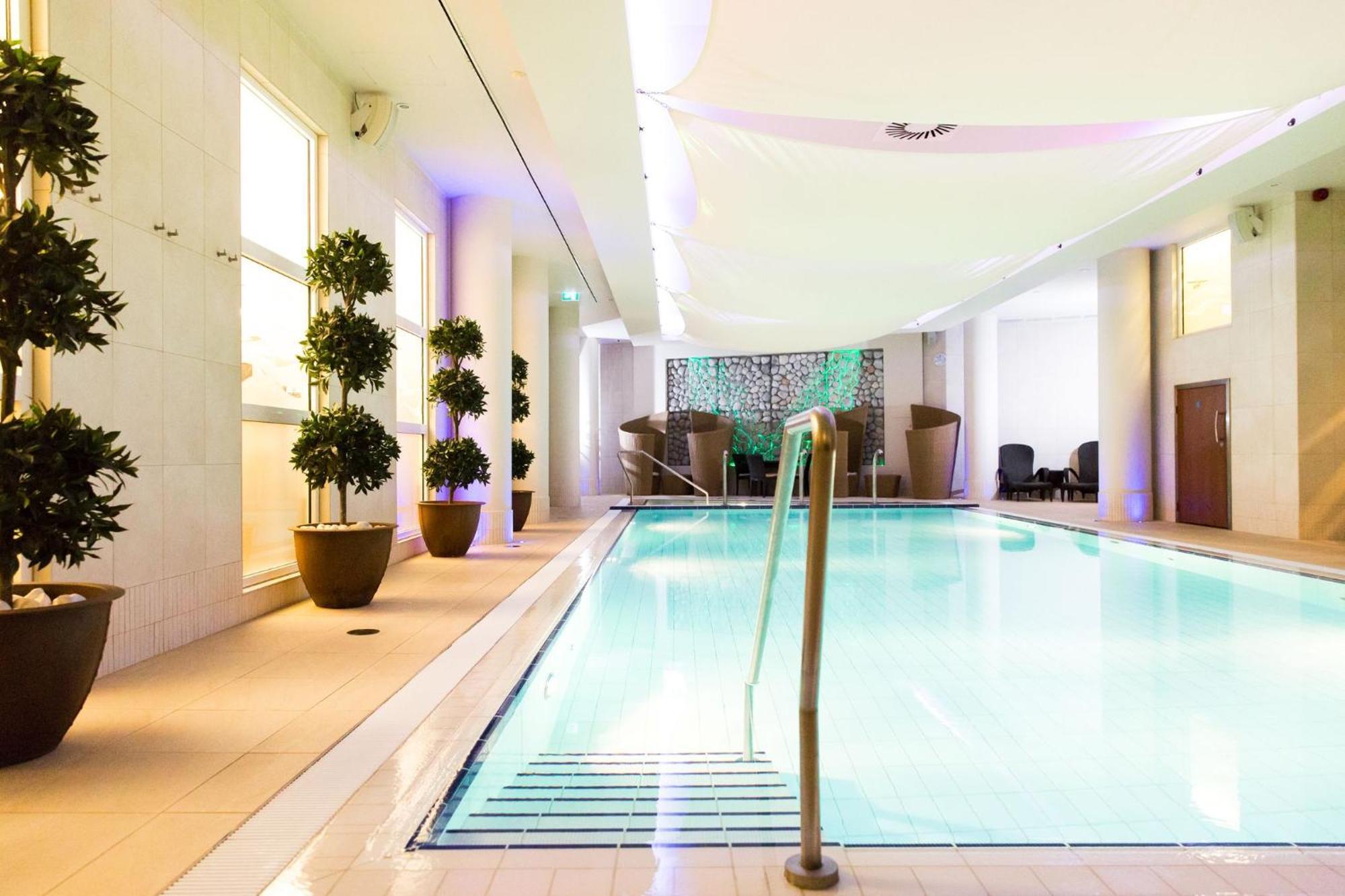 The Royal Yacht Hotel Saint Helier Bagian luar foto